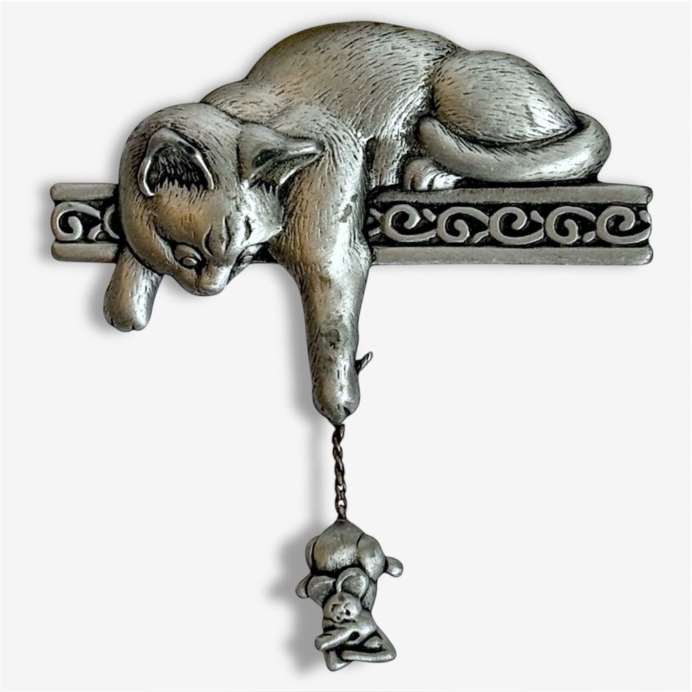 JJ Jonette Pewter Cat Brooch w Dangling Mouse Charm Signed Pin 2.5”